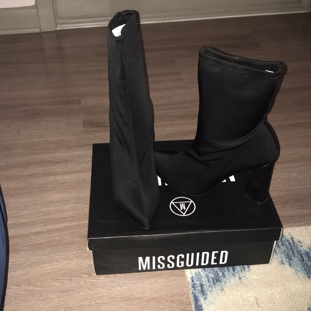 Black Pointed Toe Boots